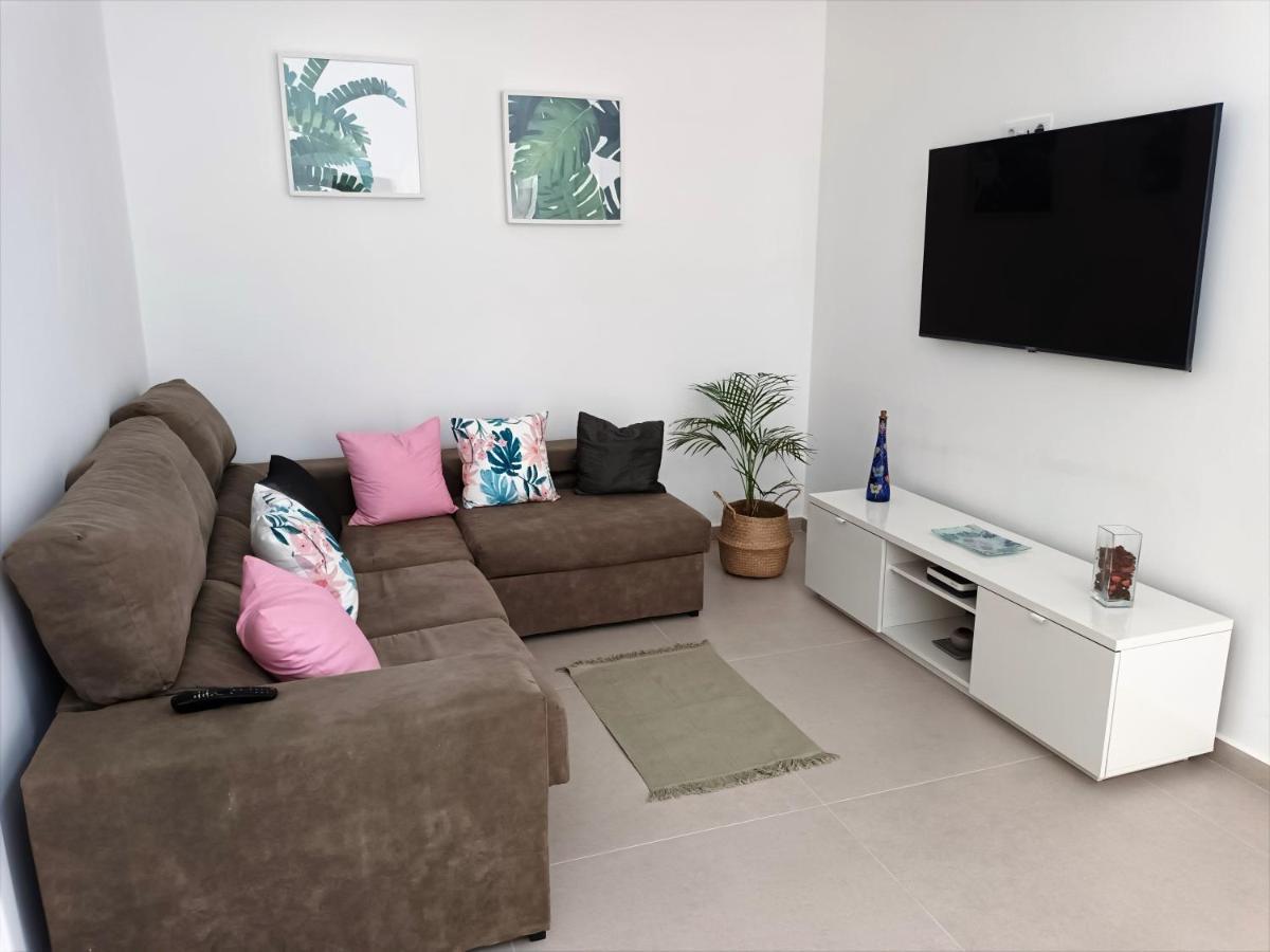 Apartamentos Falcon Tinajo Eksteriør billede